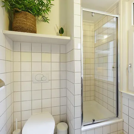 Adam's Apartamento *